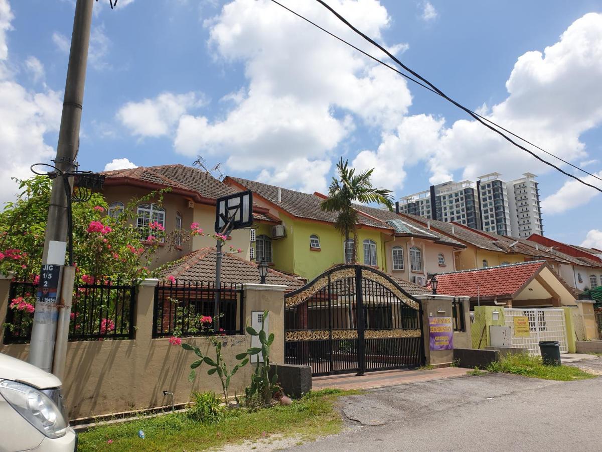 Lavender Impian Homestay كاجانغ المظهر الخارجي الصورة